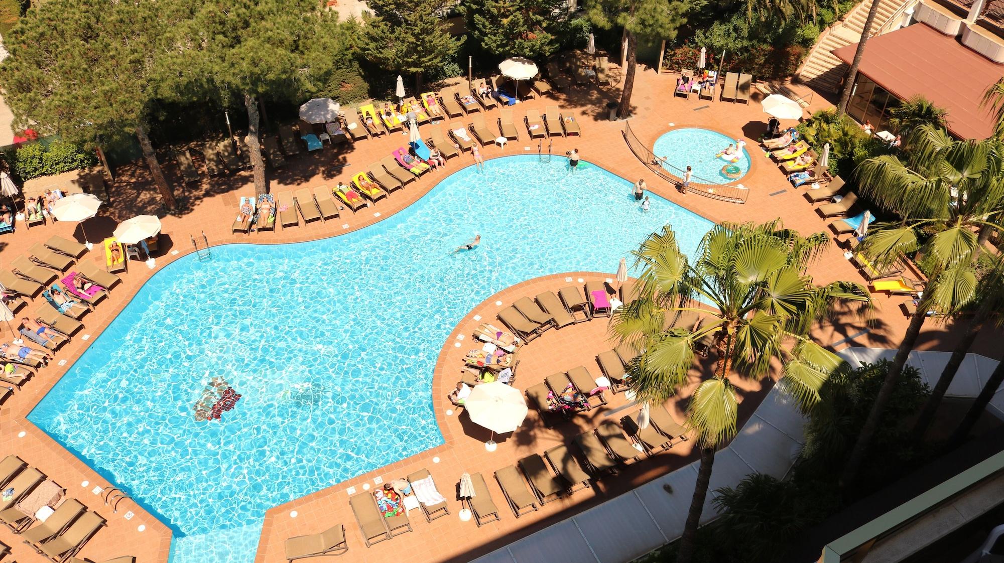 Golden Port Salou & Spa Bagian luar foto